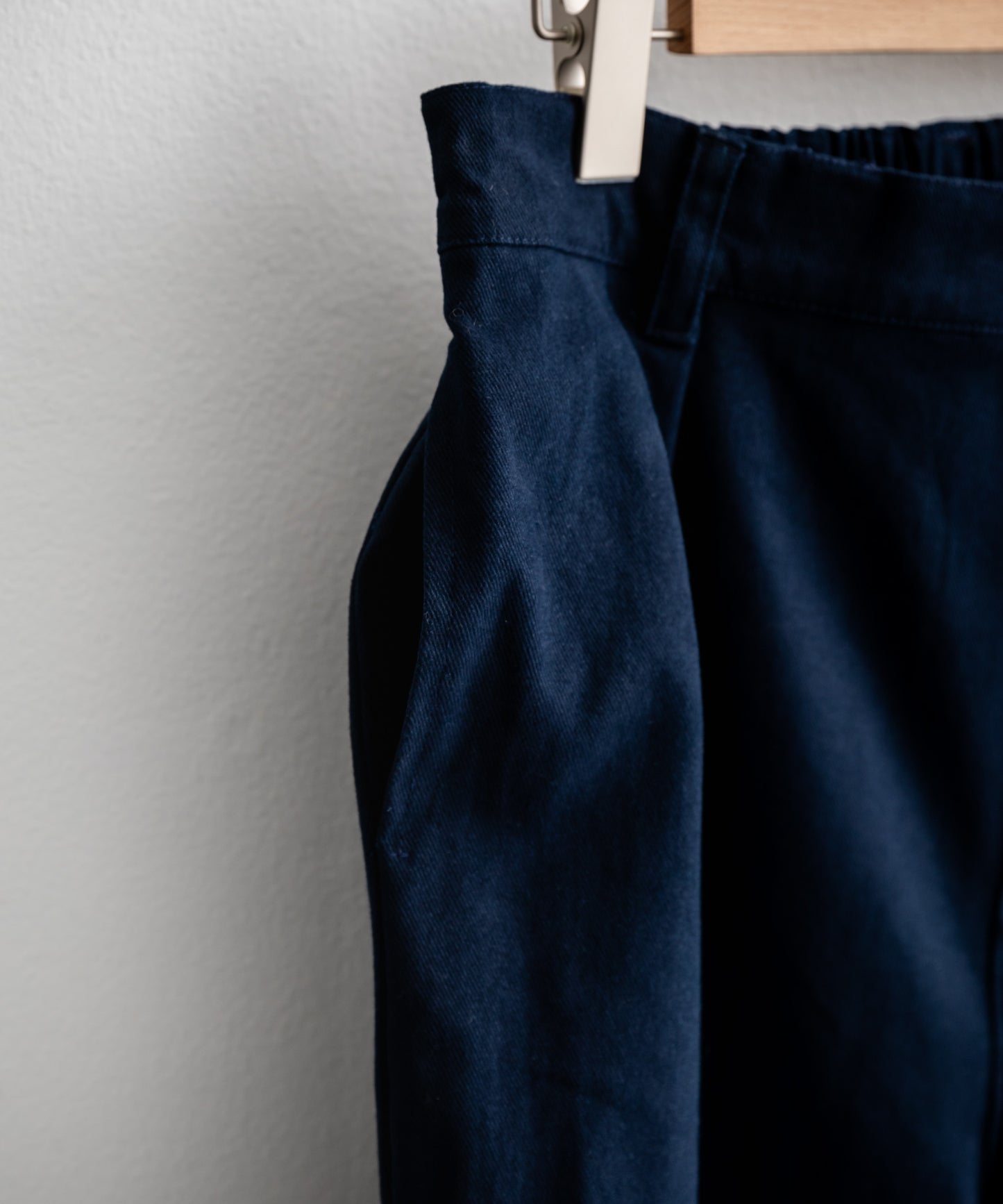Two tuck wide straight pants/13853